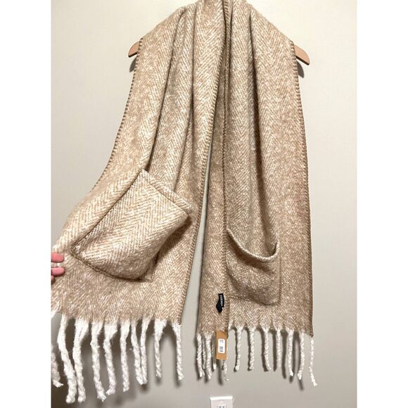 NWT Steve Madden Herringbone Oversized Blanket Pria Scarf Pockets - Picture 5 of 8